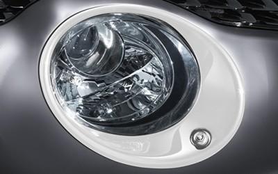 Nissan Juke White Headlamp Finishers w/HL Washers